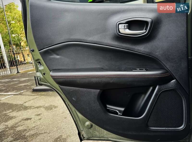 Внедорожник / Кроссовер Jeep Compass 2020 в Киеве