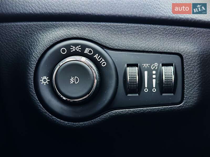 Внедорожник / Кроссовер Jeep Compass 2020 в Киеве