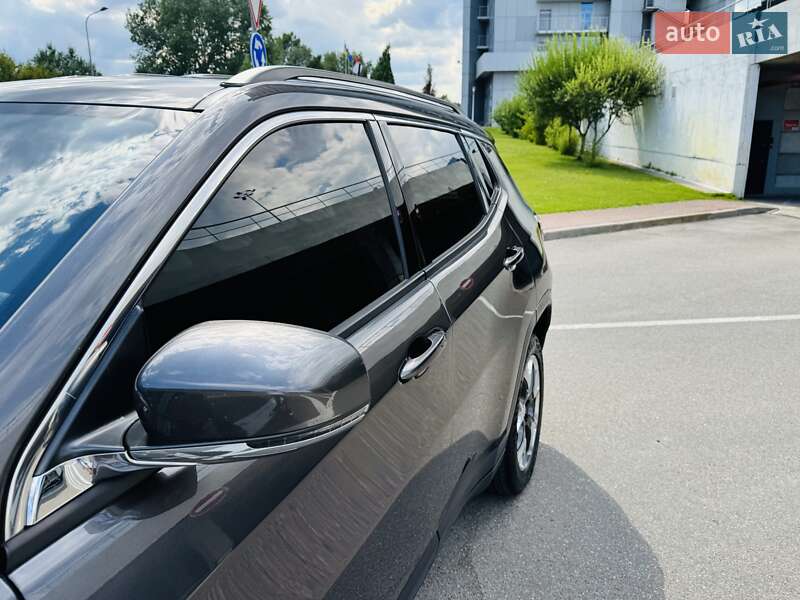 Внедорожник / Кроссовер Jeep Compass 2019 в Киеве