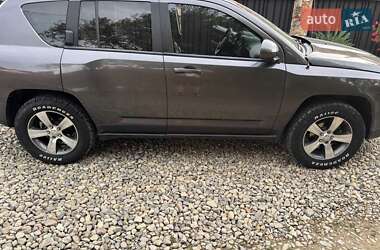 Внедорожник / Кроссовер Jeep Compass 2015 в 