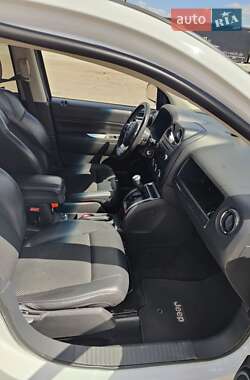 Внедорожник / Кроссовер Jeep Compass 2016 в 