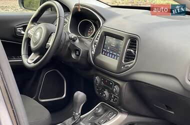 Внедорожник / Кроссовер Jeep Compass 2017 в 