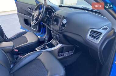 Внедорожник / Кроссовер Jeep Compass 2018 в 