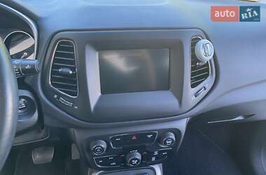 Внедорожник / Кроссовер Jeep Compass 2018 в 