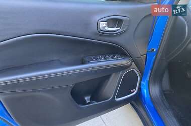 Внедорожник / Кроссовер Jeep Compass 2018 в 