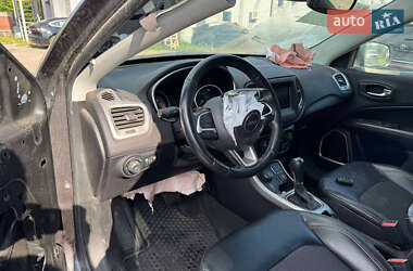 Внедорожник / Кроссовер Jeep Compass 2018 в 