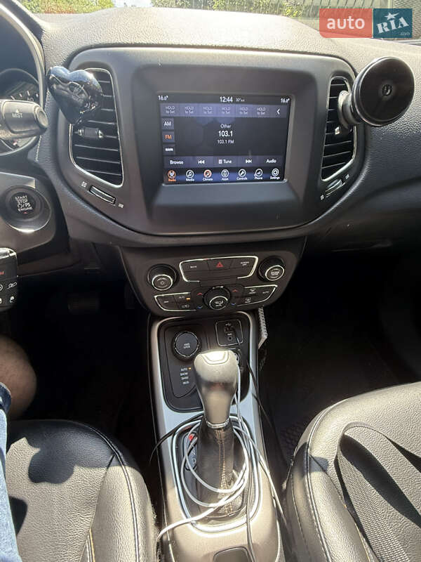 Внедорожник / Кроссовер Jeep Compass 2017 в Киеве
