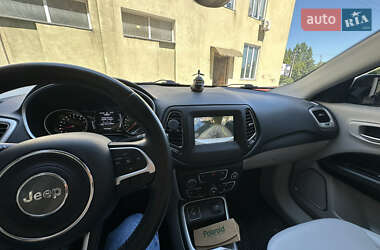 Внедорожник / Кроссовер Jeep Compass 2018 в 