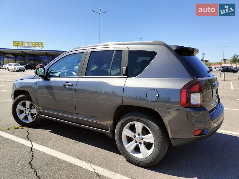 Внедорожник / Кроссовер Jeep Compass 2014 в Кривом Роге