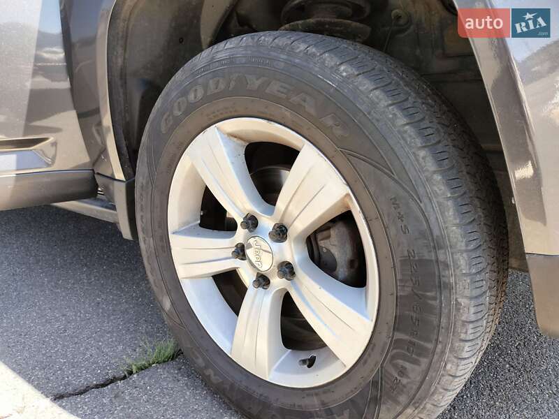 Внедорожник / Кроссовер Jeep Compass 2014 в Кривом Роге