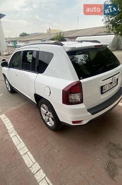 Внедорожник / Кроссовер Jeep Compass 2015 в 