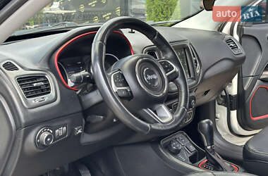 Внедорожник / Кроссовер Jeep Compass 2017 в 