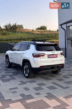 Внедорожник / Кроссовер Jeep Compass 2018 в 