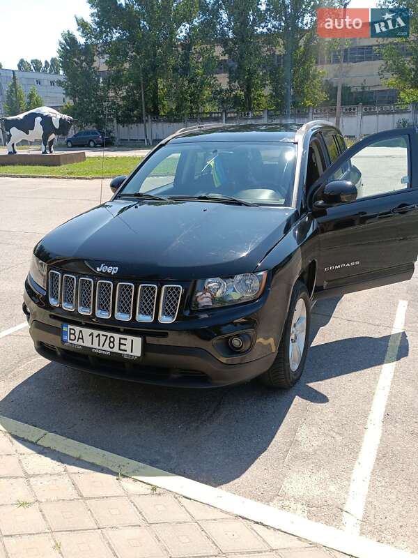 Позашляховик / Кросовер Jeep Compass 2016 в Світловодську