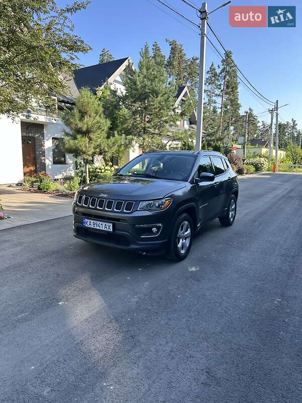 Внедорожник / Кроссовер Jeep Compass 2017 в 