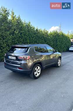 Внедорожник / Кроссовер Jeep Compass 2017 в 