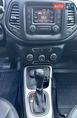 Внедорожник / Кроссовер Jeep Compass 2017 в 