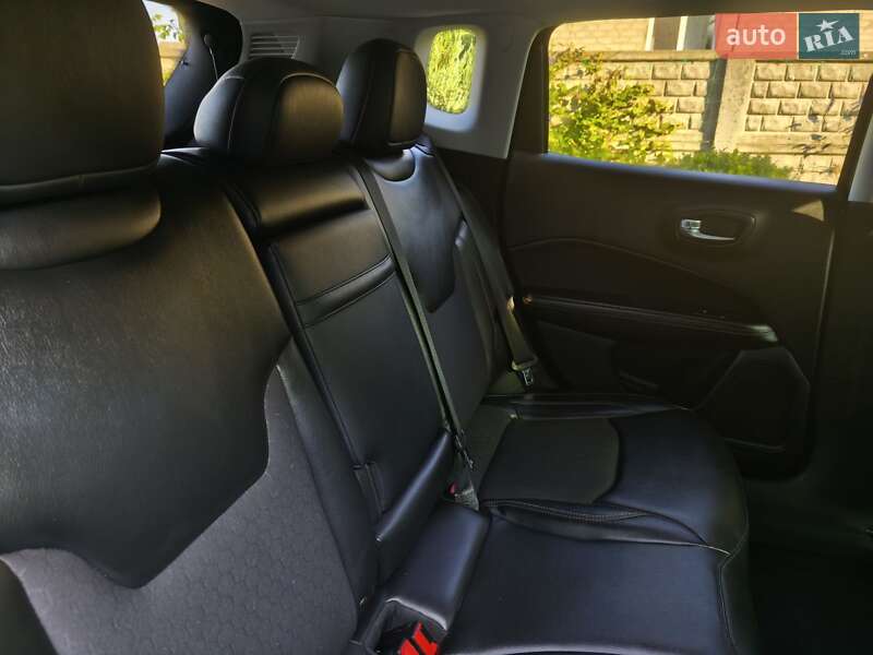 Внедорожник / Кроссовер Jeep Compass 2017 в Терновке