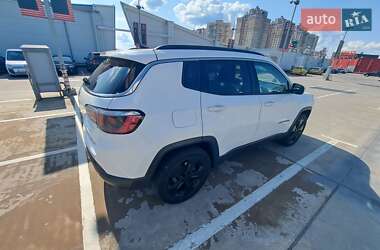 Внедорожник / Кроссовер Jeep Compass 2017 в 
