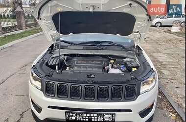 Внедорожник / Кроссовер Jeep Compass 2019 в 