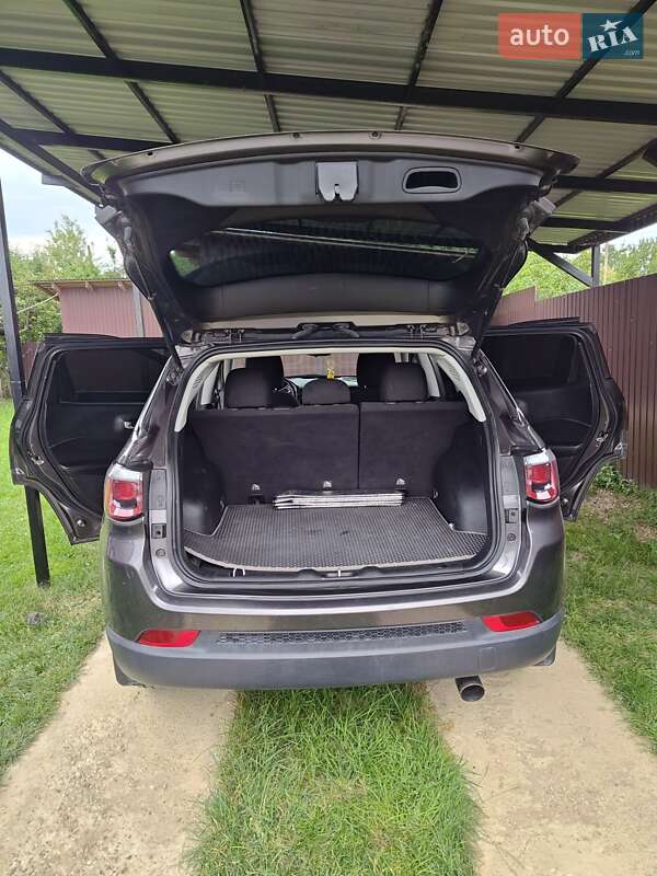 Позашляховик / Кросовер Jeep Compass 2018 в Долині фото 17 Позашляховик / Кросовер Jeep Compass 2018 в Долині