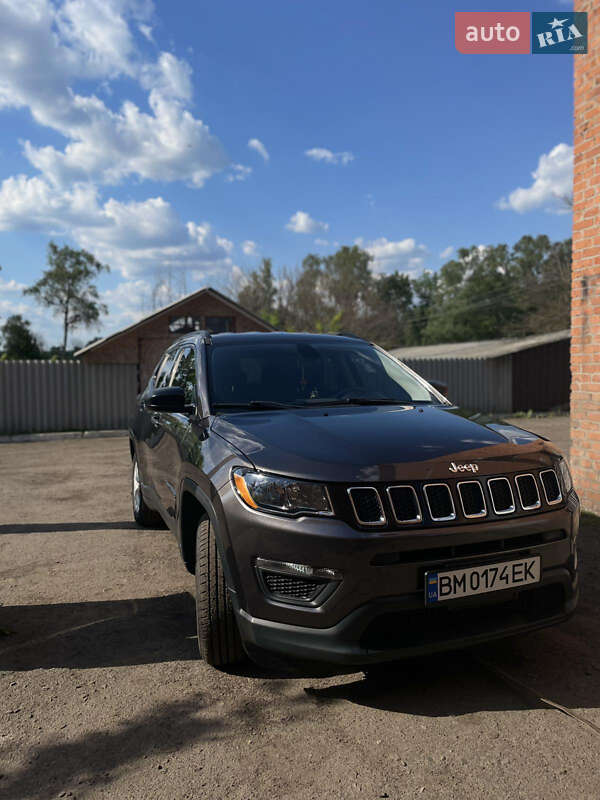Внедорожник / Кроссовер Jeep Compass 2018 в 