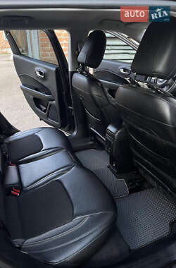 Внедорожник / Кроссовер Jeep Compass 2018 в 