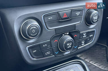 Внедорожник / Кроссовер Jeep Compass 2018 в 