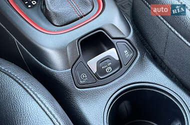 Внедорожник / Кроссовер Jeep Compass 2018 в 