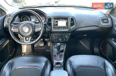 Внедорожник / Кроссовер Jeep Compass 2018 в 