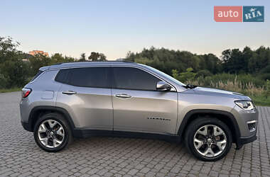 Внедорожник / Кроссовер Jeep Compass 2018 в 