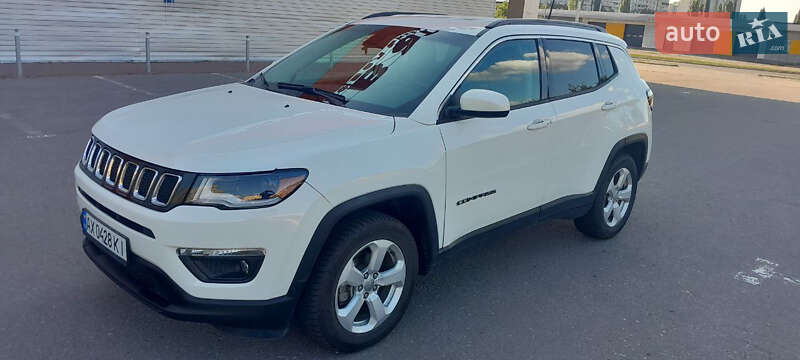 Внедорожник / Кроссовер Jeep Compass 2018 в 