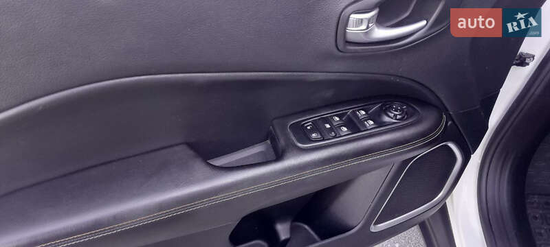 Внедорожник / Кроссовер Jeep Compass 2018 в Харькове