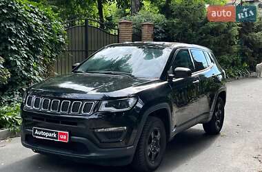 Внедорожник / Кроссовер Jeep Compass 2017 в Киеве