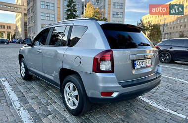 Внедорожник / Кроссовер Jeep Compass 2015 в 