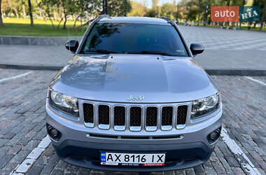 Внедорожник / Кроссовер Jeep Compass 2015 в 