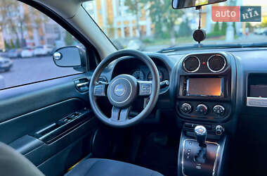 Внедорожник / Кроссовер Jeep Compass 2015 в 