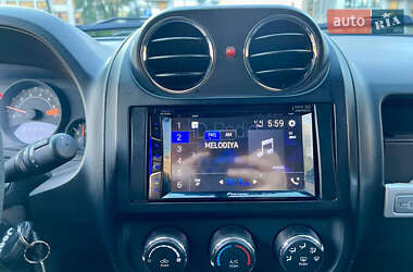 Внедорожник / Кроссовер Jeep Compass 2015 в 