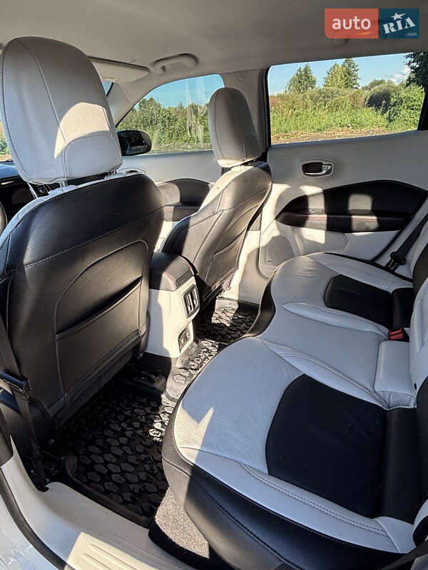 Внедорожник / Кроссовер Jeep Compass 2020 в Киеве
