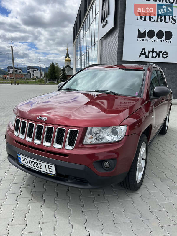 Внедорожник / Кроссовер Jeep Compass 2012 в Хусте