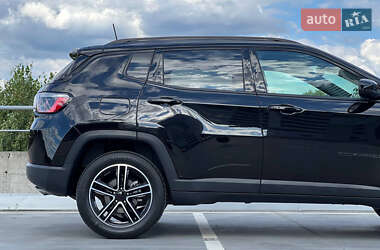 Внедорожник / Кроссовер Jeep Compass 2022 в 