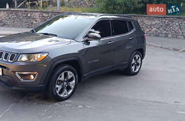 Внедорожник / Кроссовер Jeep Compass 2018 в 