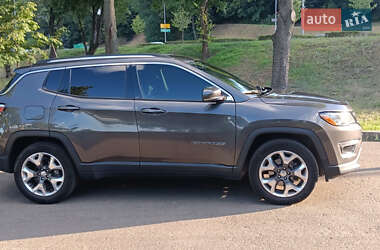 Внедорожник / Кроссовер Jeep Compass 2018 в 