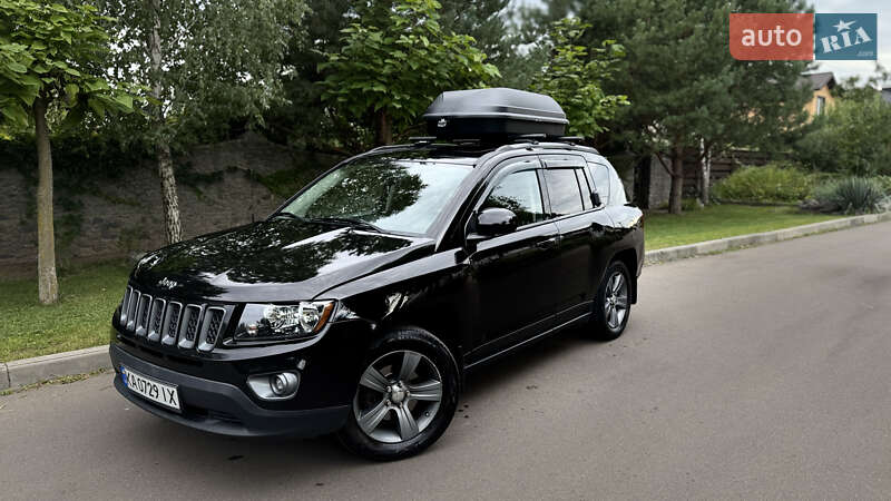 Внедорожник / Кроссовер Jeep Compass 2015 в 