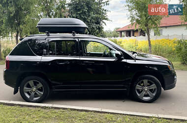 Внедорожник / Кроссовер Jeep Compass 2015 в 