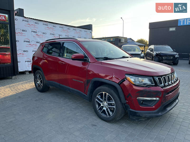 Внедорожник / Кроссовер Jeep Compass 2018 в 