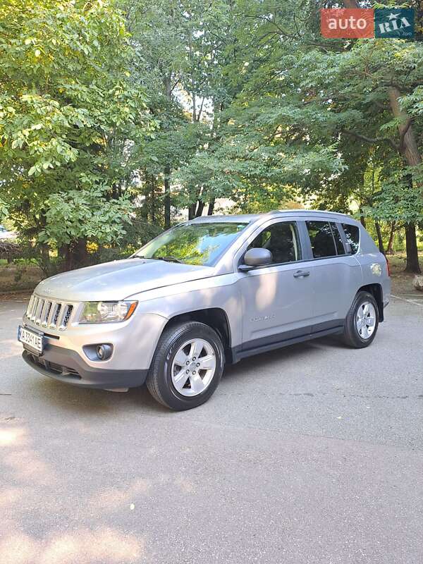 Внедорожник / Кроссовер Jeep Compass 2015 в Киеве