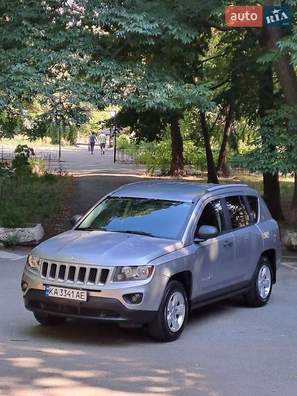Внедорожник / Кроссовер Jeep Compass 2015 в Киеве
