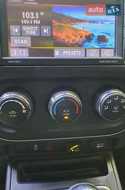 Внедорожник / Кроссовер Jeep Compass 2015 в 
