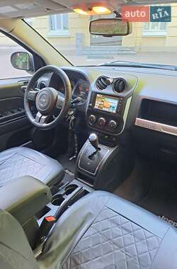 Внедорожник / Кроссовер Jeep Compass 2015 в 